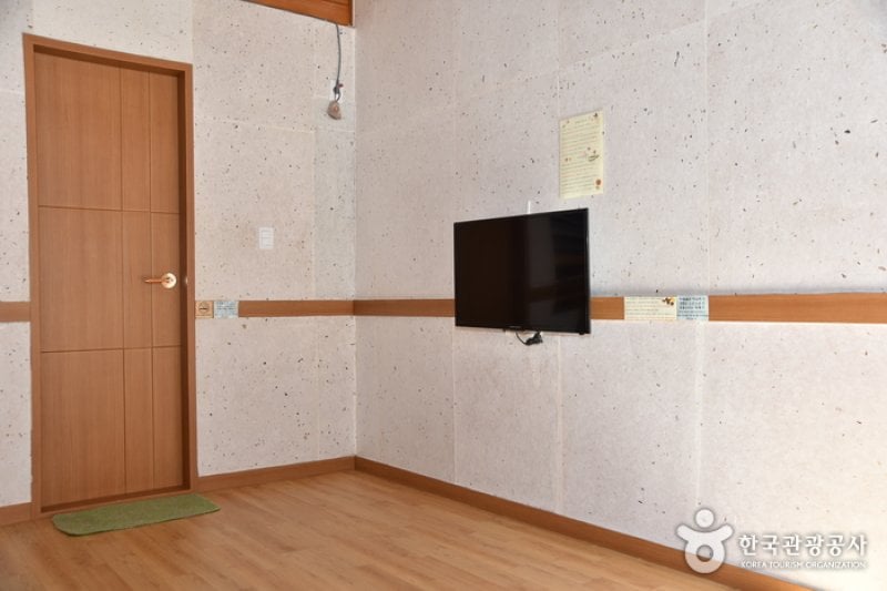 Nadeul Hanok  (12/25)