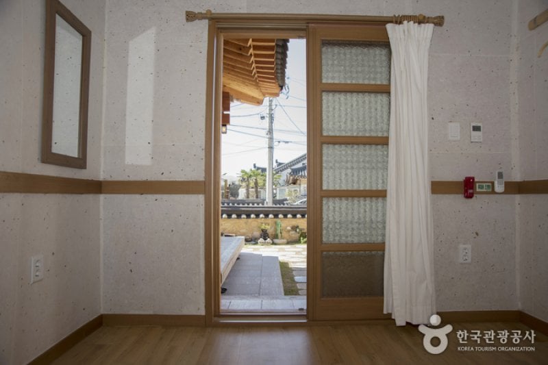 Nadeul Hanok  (20/25)