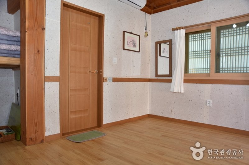 Nadeul Hanok  (24/25)