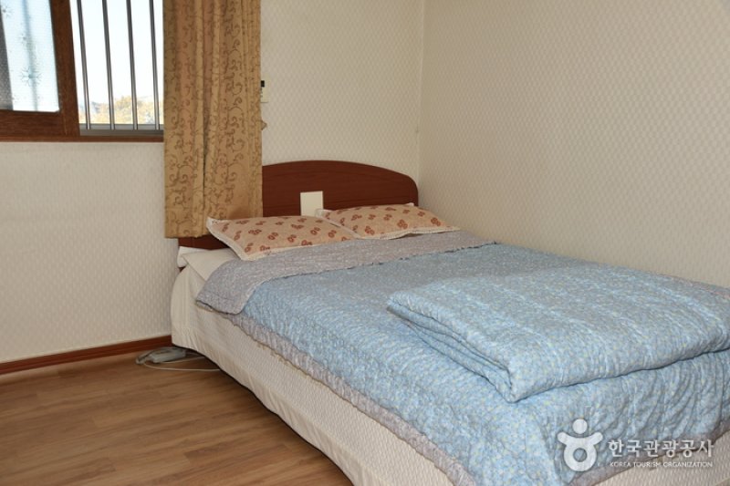 Green Mountain Youth Hostel  (15/24)