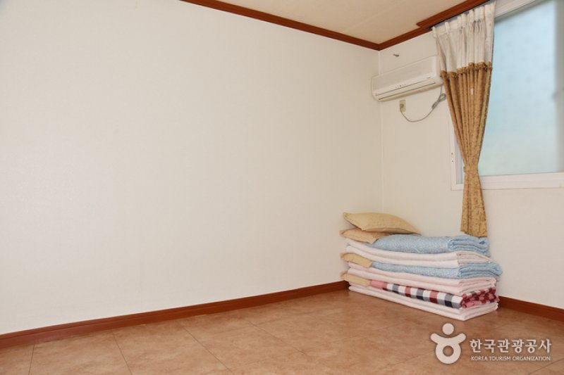 Green Mountain Youth Hostel  (18/24)