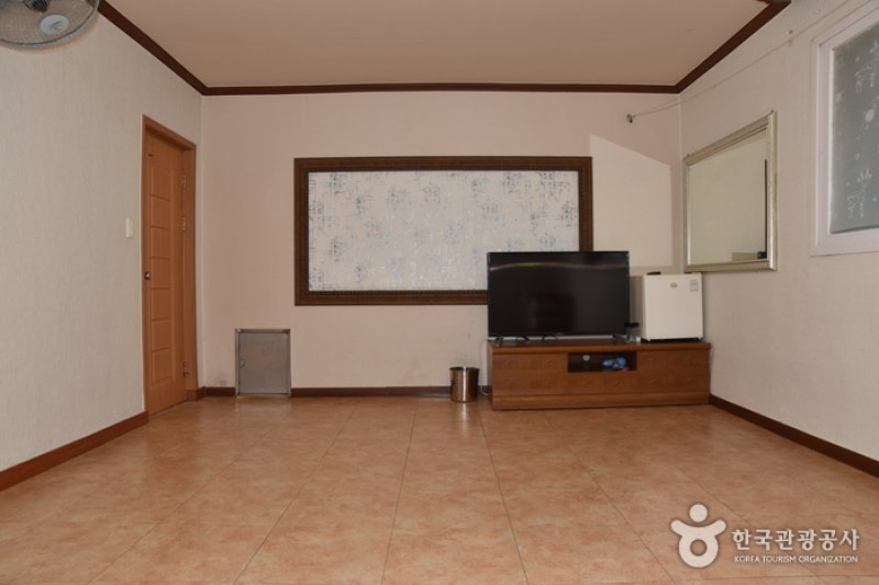 Green Mountain Youth Hostel  (22/24)