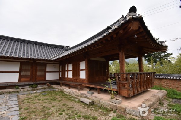 Gochangeupseong Hanok Village