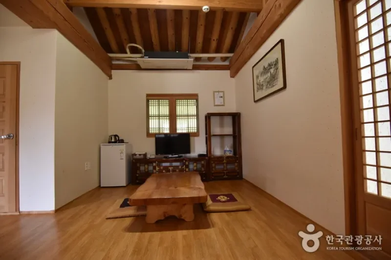 Gochangeupseong Hanok Village  (14/28)