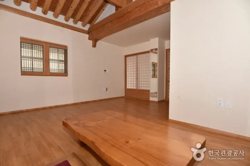 Gochangeupseong Hanok Village  (18/28)