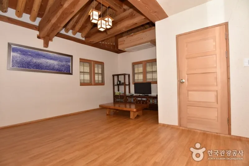 Gochangeupseong Hanok Village  (19/28)