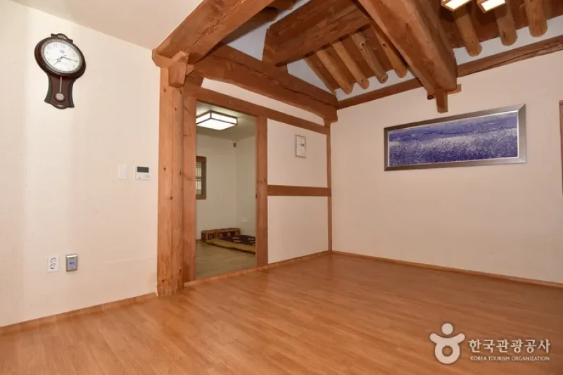 Gochangeupseong Hanok Village  (20/28)