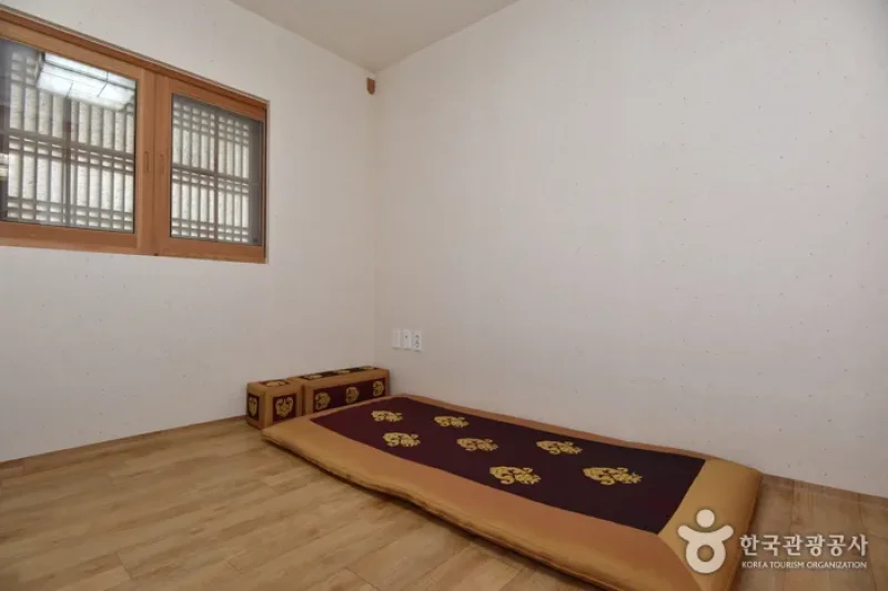 Gochangeupseong Hanok Village  (22/28)