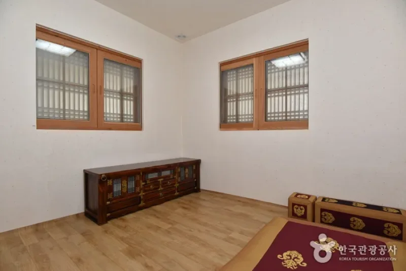 Gochangeupseong Hanok Village  (23/28)