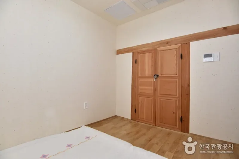 Gochangeupseong Hanok Village  (26/28)