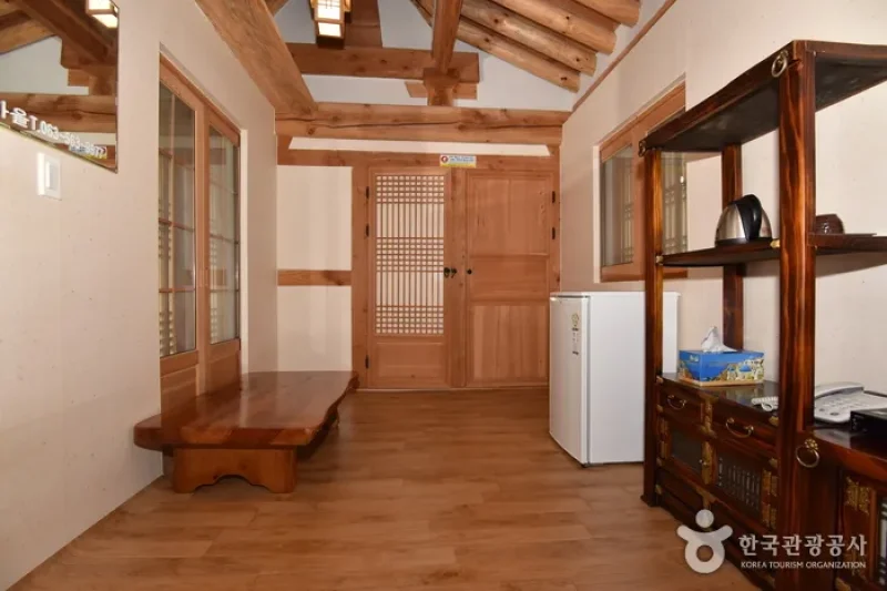 Gochangeupseong Hanok Village  (27/28)