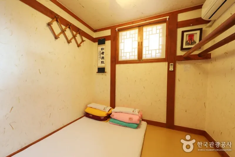 Bukchonmaru Hanok Guesthouse (북촌마루한옥게스트하우스)[한국관광품질인증/Korea Quality] (10/18)