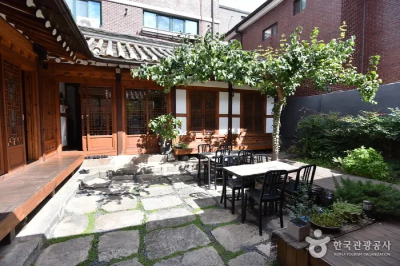 The Place Seoul  (2/20)