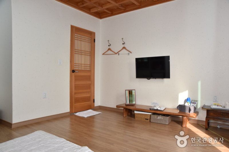 Cheonggong Hanok  (9/30)