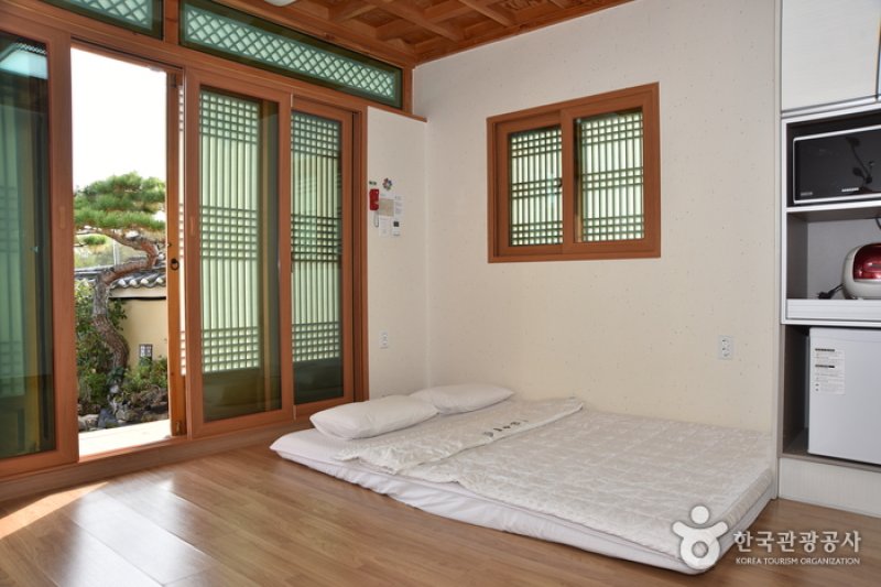 Cheonggong Hanok  (10/30)