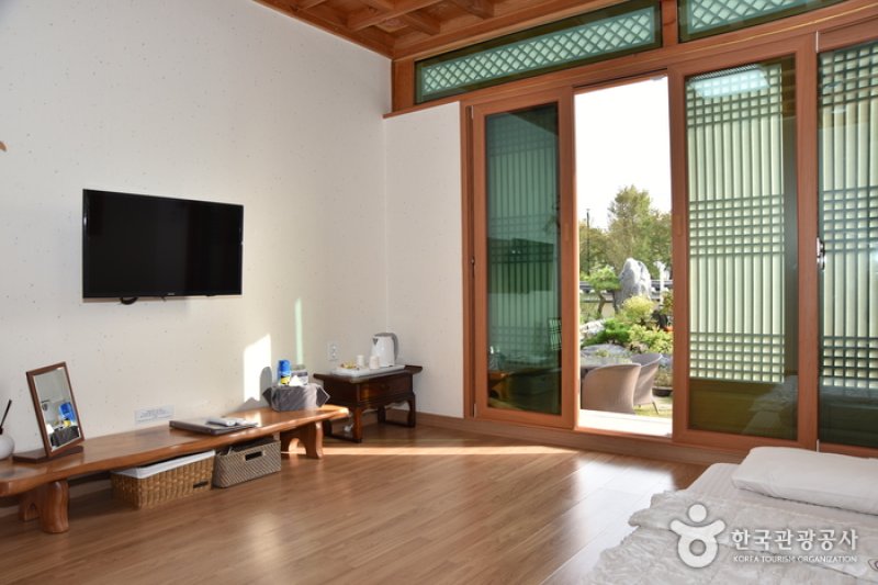 Cheonggong Hanok  (11/30)