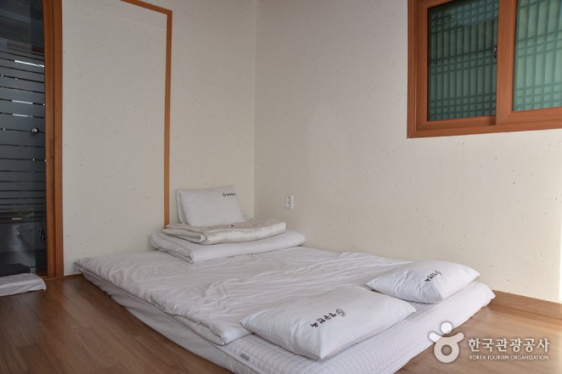 Cheonggong Hanok  (13/30)