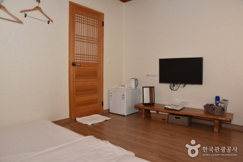 Cheonggong Hanok  (19/30)