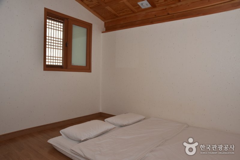 Cheonggong Hanok  (20/30)