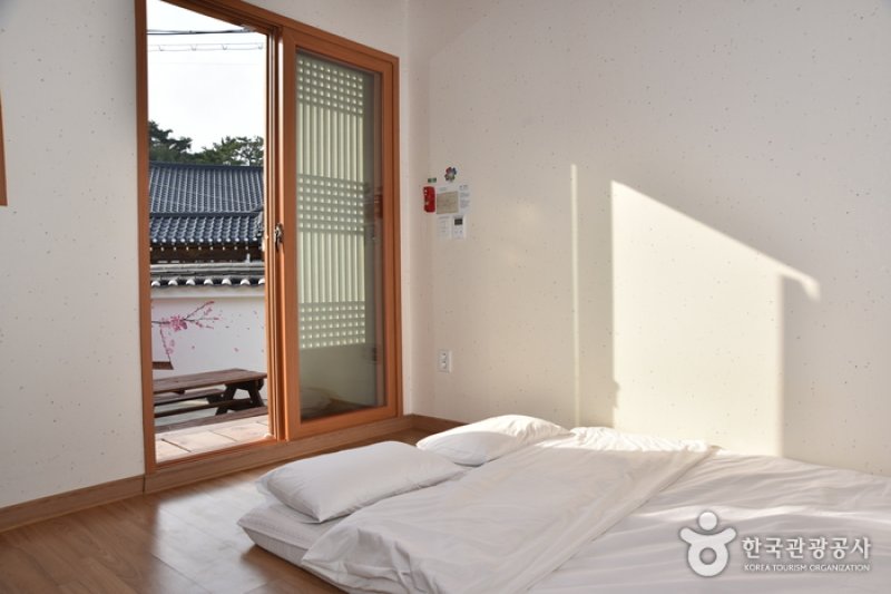 Cheonggong Hanok  (24/30)