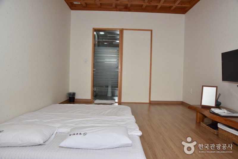 Cheonggong Hanok  (27/30)