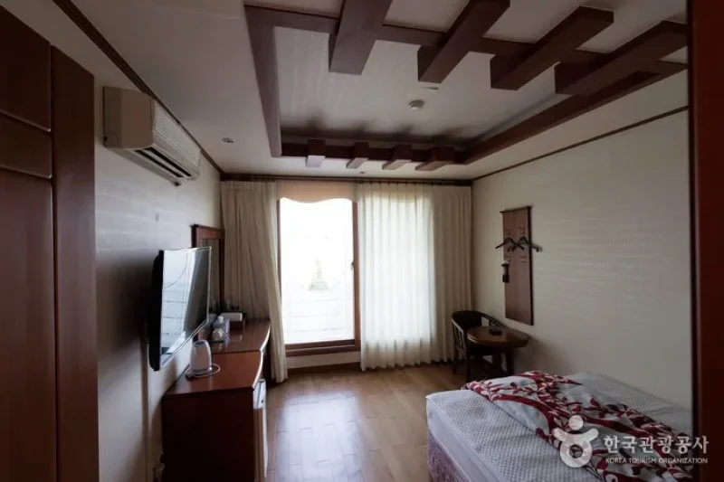 Davinci Motel - Goodstay  (17/26)