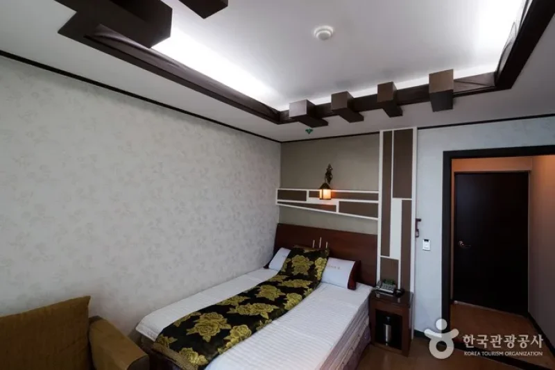Davinci Motel - Goodstay  (22/26)