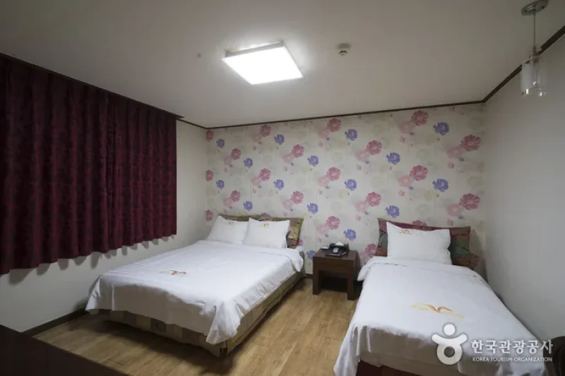 High Valley Hotel - Goodstay   (13/21)