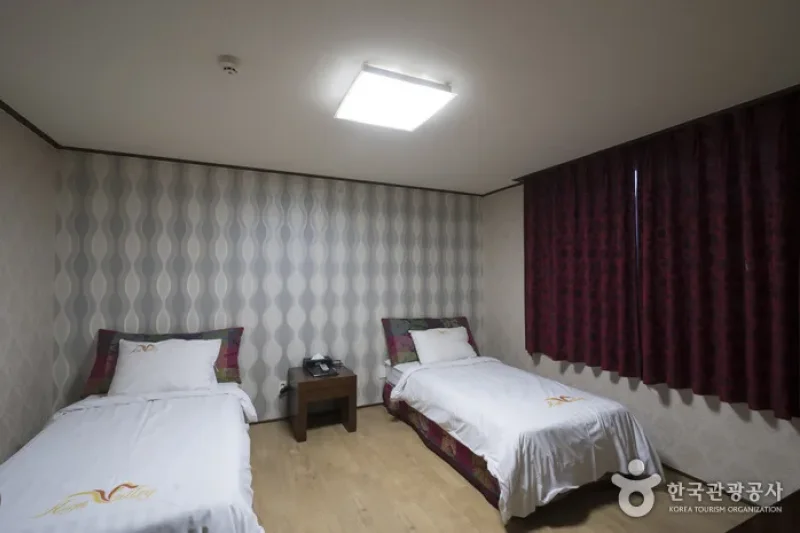 High Valley Hotel - Goodstay   (17/21)