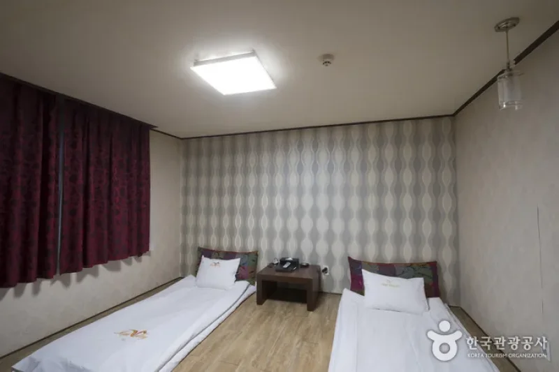 High Valley Hotel - Goodstay   (19/21)