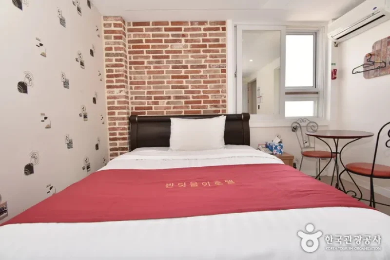 Firefly Motel (반딧불이모텔) [한국관광품질인증제/ Korea Quality] (20/39)