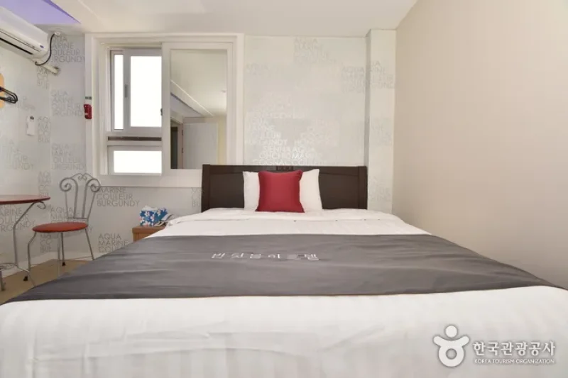 Firefly Motel (반딧불이모텔) [한국관광품질인증제/ Korea Quality] (23/39)