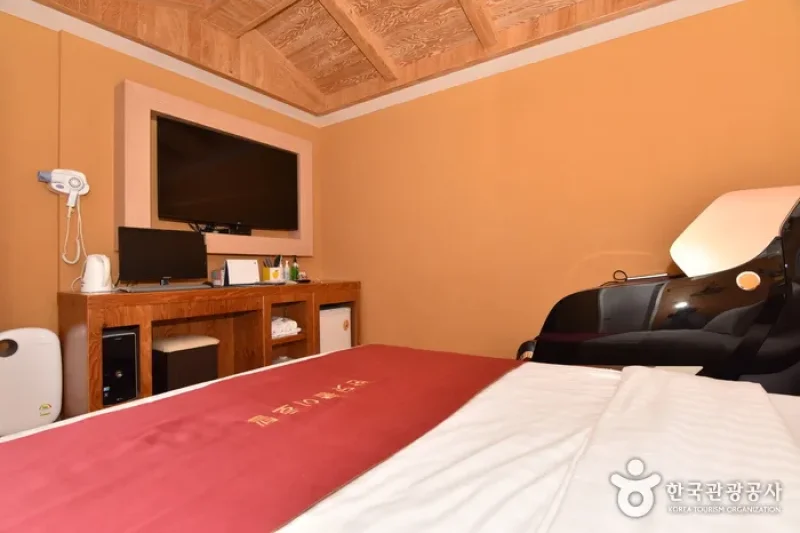 Firefly Motel (반딧불이모텔) [한국관광품질인증제/ Korea Quality] (28/39)