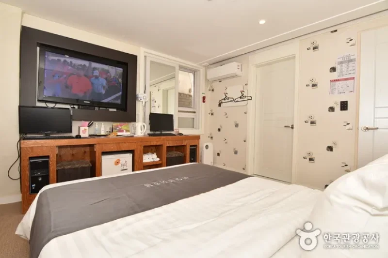 Firefly Motel (반딧불이모텔) [한국관광품질인증제/ Korea Quality] (31/39)