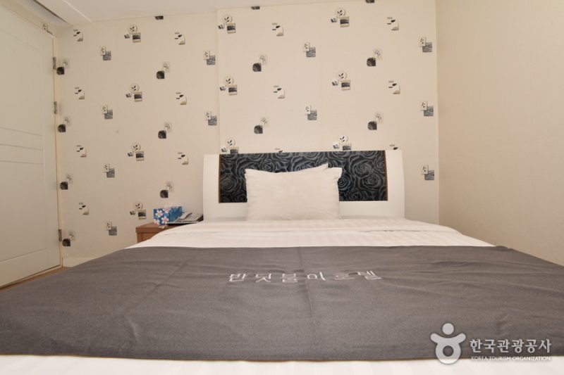 Firefly Motel (반딧불이모텔) [한국관광품질인증제/ Korea Quality] (32/39)