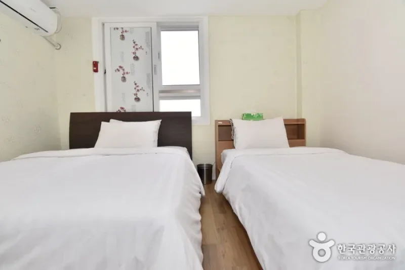 Firefly Motel (반딧불이모텔) [한국관광품질인증제/ Korea Quality] (38/39)