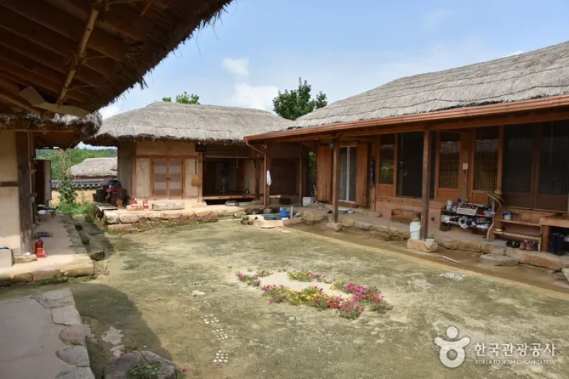 Gagyeongjae  (1/24)