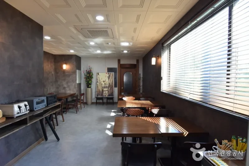 Prince Hotel  (43/49)