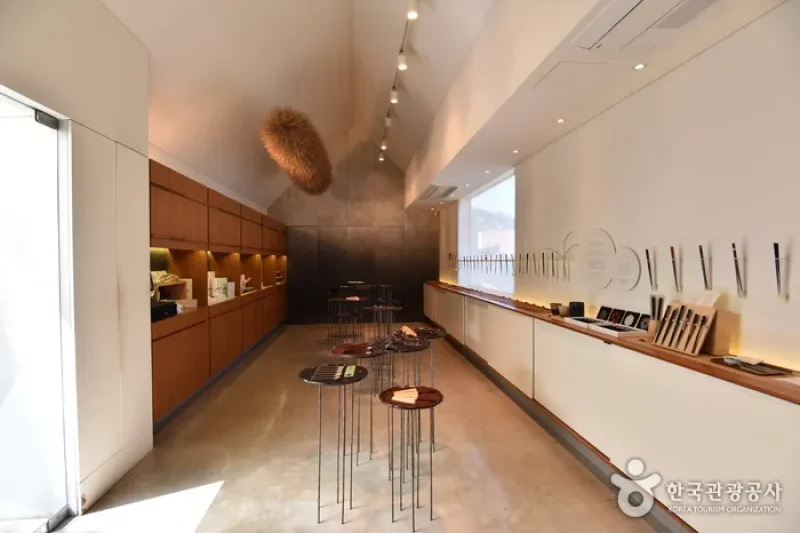 Jeo Jip (Chopsticks House / 저집) (21/29)