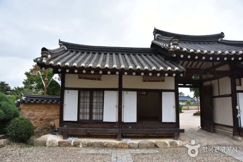 Tohyang Gotaek (The Old House of Tohyang)(토향고택) [한국관광품질인증/Korea Quality] (68/71)
