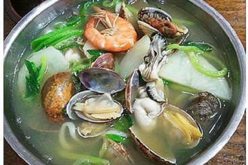 Kim Gwangbun's Pulhyanggi Sonkalguksu  (5/5)