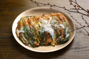 Donglae Halmae-Pajeon
