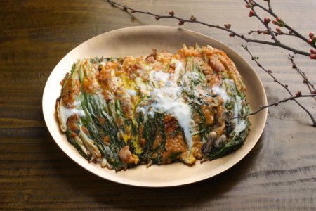 Donglae Halmae-Pajeon