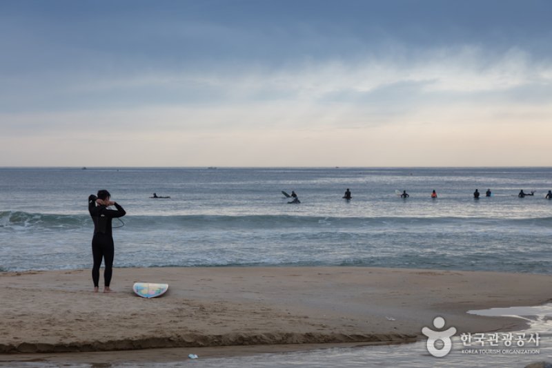 Yangyang Surfyy Beach, surfing  (15/20)