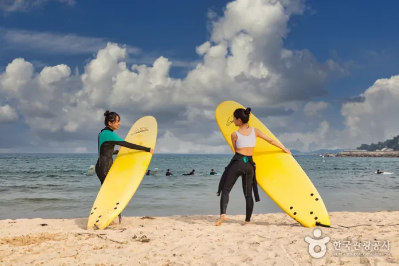 Yangyang Surfyy Beach, surfing  (19/20)