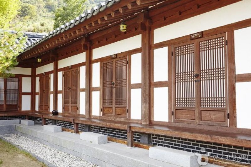 Chwirakwon (Association for Preservation of Pilbong Farmers Music of Imsil) [Korea Quality] (6/13)