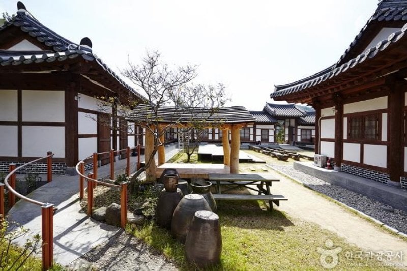 Chwirakwon (Association for Preservation of Pilbong Farmers Music of Imsil) [Korea Quality] (7/13)
