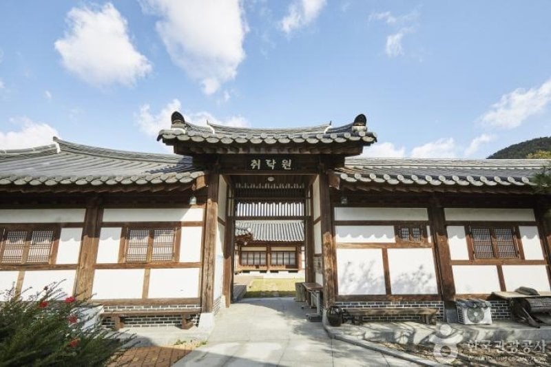 Chwirakwon (Association for Preservation of Pilbong Farmers Music of Imsil) [Korea Quality] (11/13)