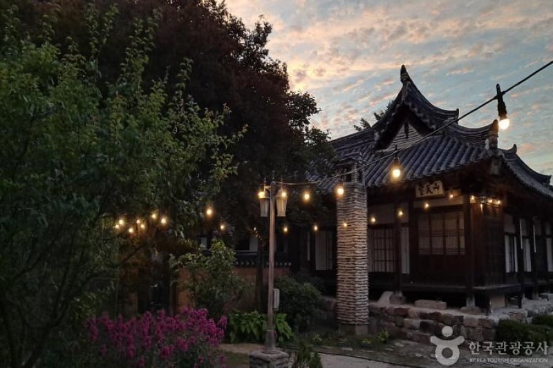 Gwonjinsadaek House [Korea Quality] / 권진사댁 [한국관광 품질인증] (2/8)