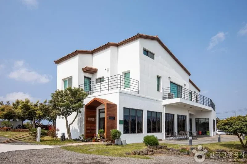 Tilda House [Korea Quality] / 틸다하우스 [한국관광 품질인증] (1/8)